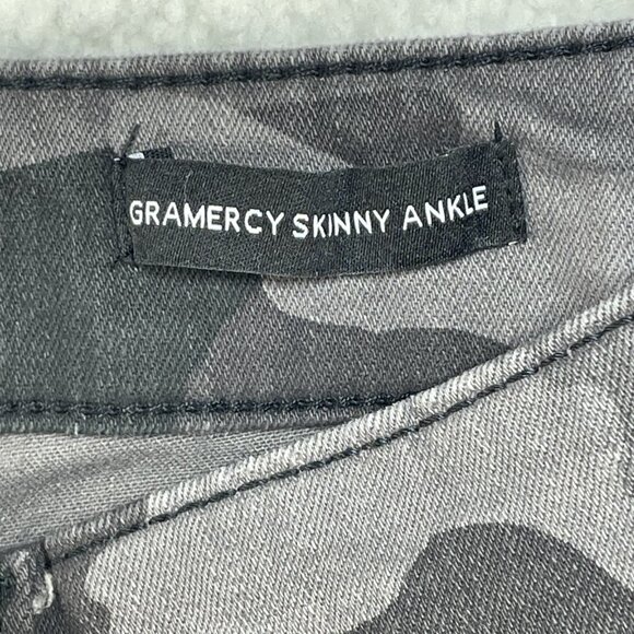 Nine West Jeans Womens 6 Brown Camo Floral Skinny Ankle Mid Rise Denim 28x28 - Picture 8 of 11